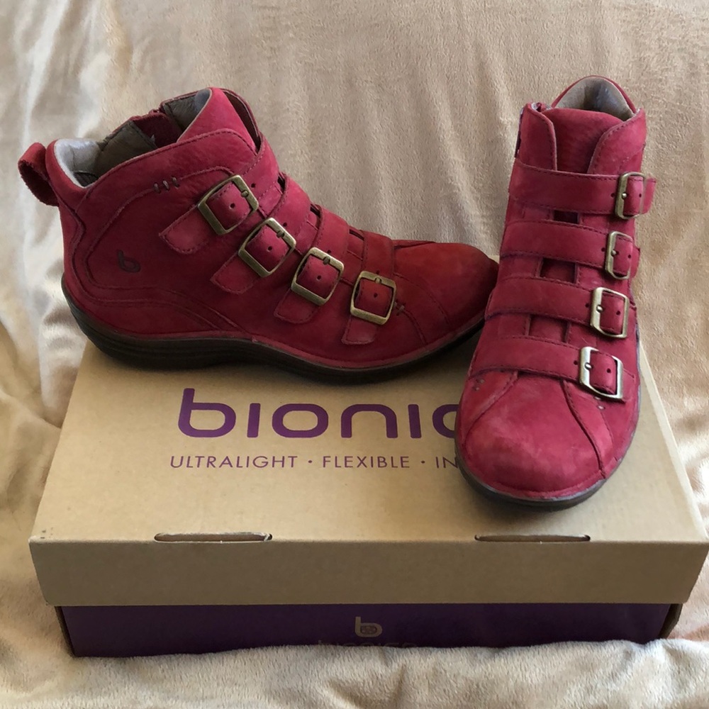 Bionica“Orion Ruby Red” booties